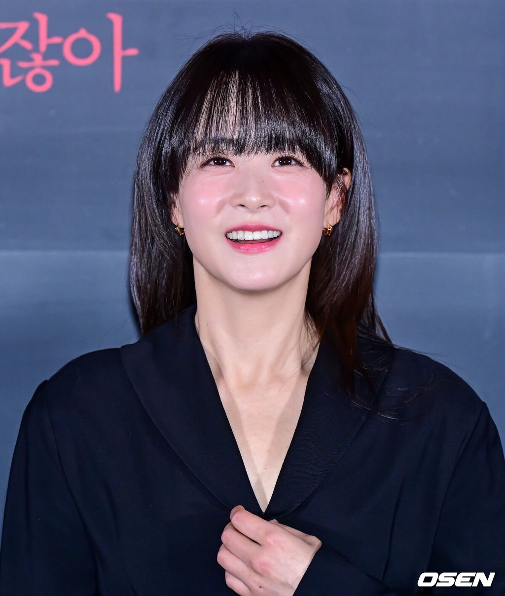 13일 오후 서울 성동구 성수동1가 메가박스 성수점에서 영화 '주차금지' 언론시사회가 열렸다.'주차금지'는 주차로 시작된 사소한 시비가 최악의 상황으로 치닫으며 벌어지는 생활 밀착형 스릴러. 이번 '주차금지'에서 기대를 모으고 있는 포인트는 바로 연기파 배우들의 캐스팅으로, 배우 류현경부터 김뢰하, 그리고 떠오르는 충무로 기대주 차선우까지 참여했다. 배우 류현경이 간담회를 하고 있다. 2025.05.13 /jpnews@osen.co.kr