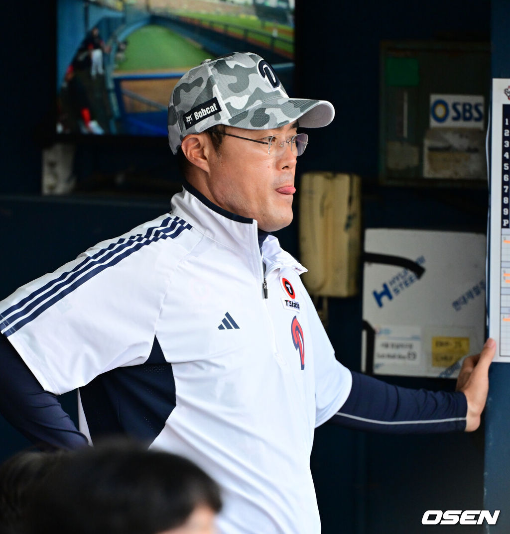 두산 조성환 감독 대행 2025.06.05 /