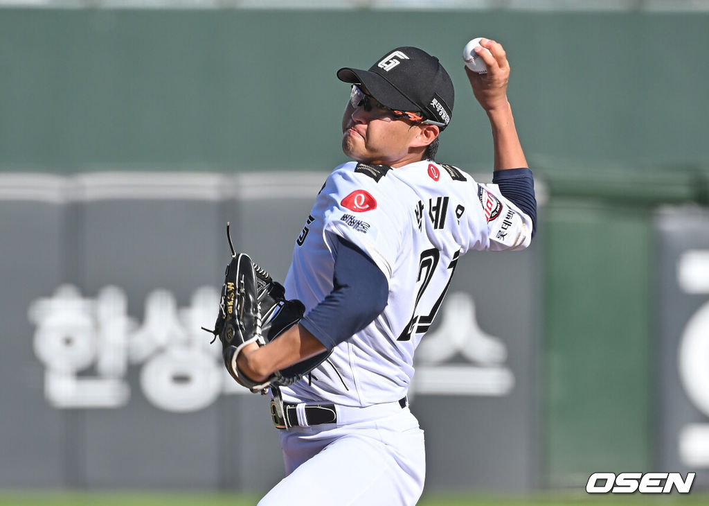 29일 부산 사직야구장에서 2025 신한 SOL 뱅크 KBO 리그 롯데 자이언츠와 KT 위즈의 경기가 열렸다. 홈팀 롯데는 박세웅이, 방문팀 KT는 쿠에바스가 선발 출전했다.롯데 자이언츠 선발 투수 박세웅이 역투하고 있다. 2025.06.29 / foto0307@osen.co.kr