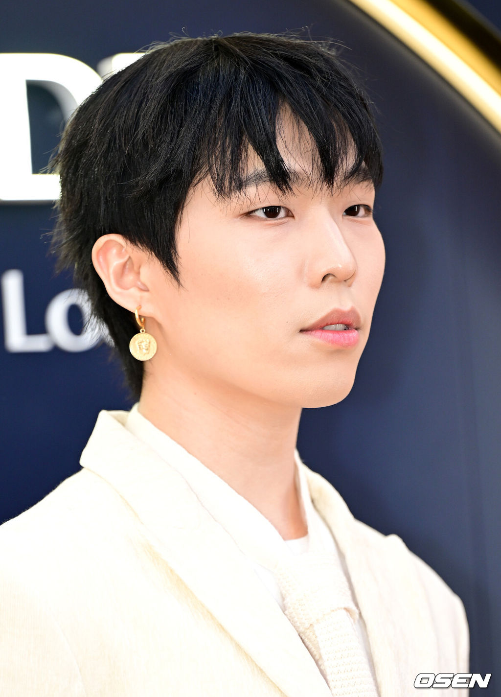 1일 오후 서울 성수동의 한 매장에서 화장품 브랜드 팝업 스토어 오픈 행사가 열렸다.악동뮤지션 이찬혁이 행사에 참석해 포즈를 취하고 있다. 2024.02.01 / dreamer@osen.co.kr