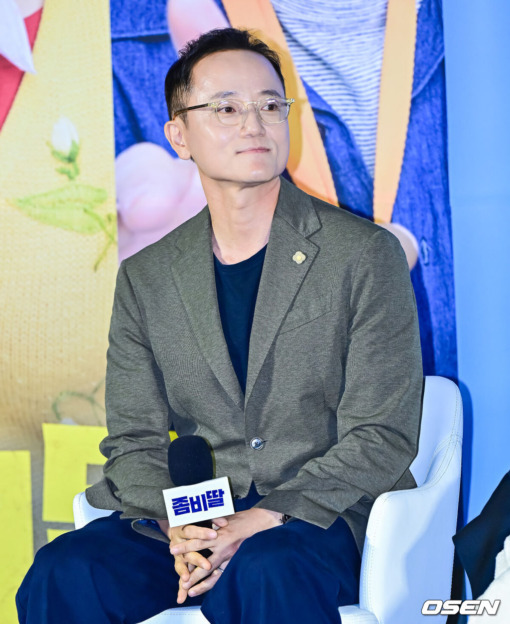 30일 오전 서울 용산구 한강로동 CGV 용산아이파크몰에서 영화 ‘좀비딸’ 제작보고회가 열렸다.‘좀비딸’은 이 세상 마지막 남은 좀비가 된 딸을 지키기 위해 극비 훈련에 돌입한 딸바보 아빠의 코믹 드라마.필감성 감독이 간담회를 하고 있다. 2025.06.30 /jpnews@osen.co.kr