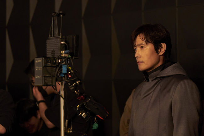 Squid Game S3 Lee Byung-hun as Frontman in Squid Game S3 Cr. No Ju-han/Netflix © 2025