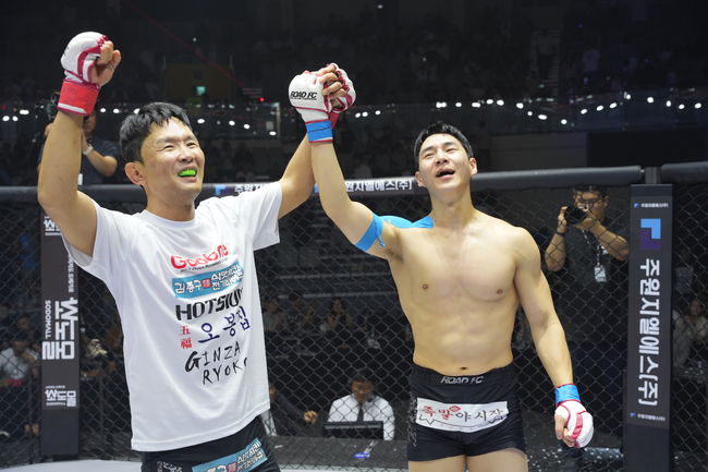 밴쯔는 지난 27일 장충체육관에서 열린 굽네 ROAD FC 073 2부 제6경기 -76kg 스페셜 이벤트 매치에서 ‘개그맨’ 윤형빈과 싸웠다. 결과는 1라운드 1분42초 만에 TKO 패배를 당했다. / 로드FC
