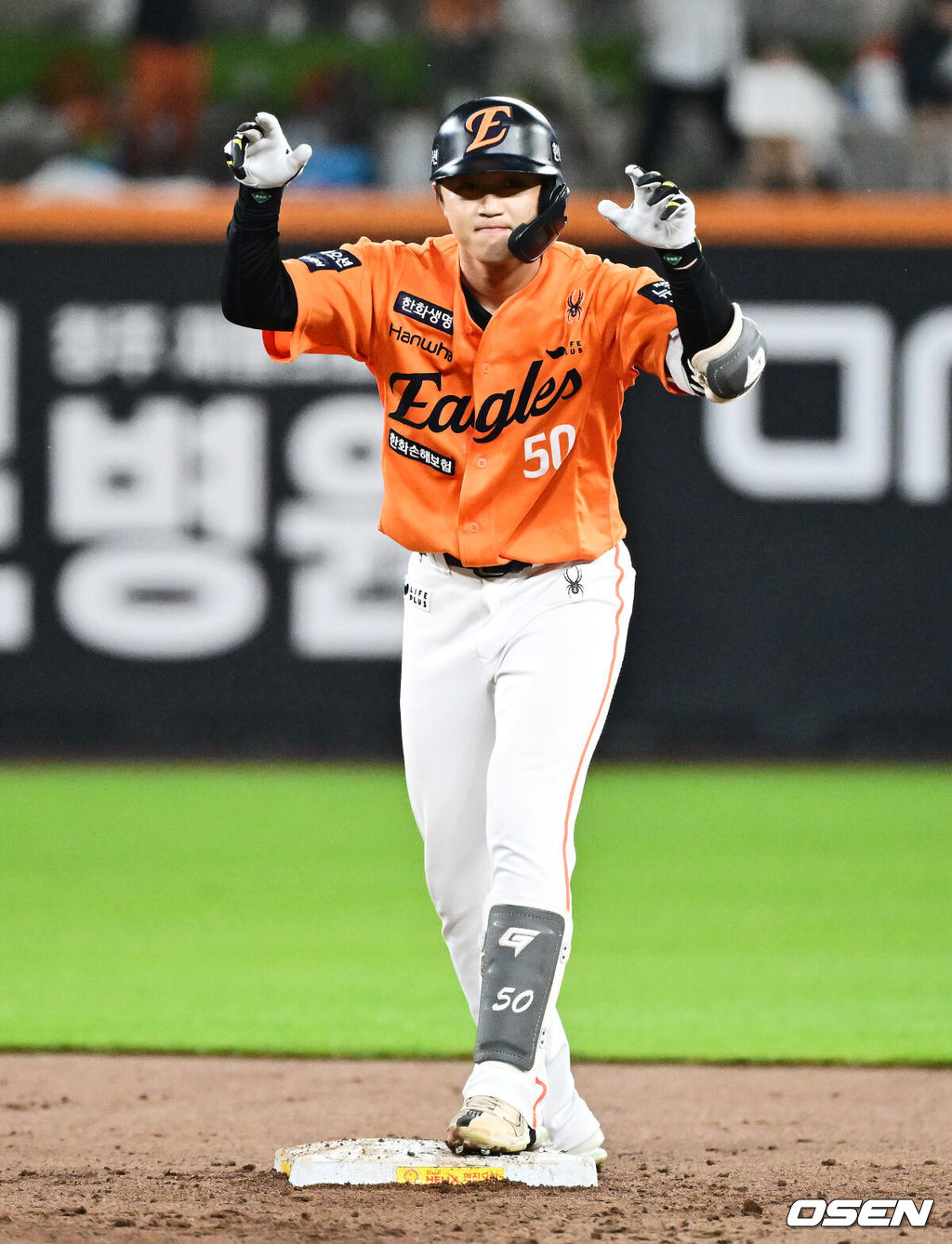 15일 대전 한화생명볼파크에서 2025 신한 SOL Bank KBO리그 한화 이글스와 LG 트윈스의 경기가 열렸다.이날 한화는 문동주, LG는 송승기를 선발로 내세웠다.5회말 2사 1,3루에서 한화 이원석이 1타점 적시타를 날리며 기뻐하고 있다. 2025.06.15 /jpnews@osen.co.kr