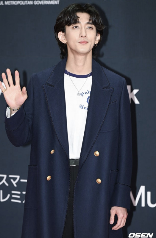 최정훈, ♥한지민과 열애 속 기쁜 소식…"잔나비, 체조경기장 입성합니다"