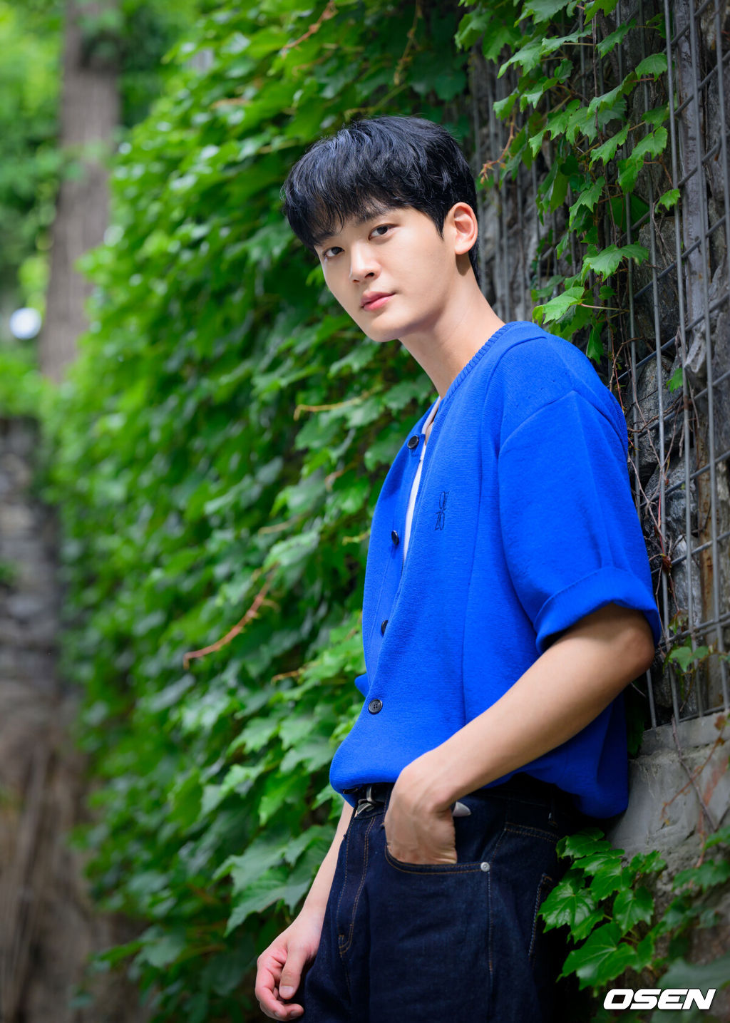 배우 김선민이 지난 2일 서울 마포구 합정동에서 OSEN과 SBS 청춘 드라마 ‘사계의 봄’ 종영 인터뷰를 진행했다.김선민은 ‘사계의 봄’에서 드럼 천재이자 능청미 만렙 공진구 역으로 유쾌함을 담당해 열연을 펼쳤다.김선민이 인터뷰에 앞서 포즈를 취하고 있다. 2025.07.02 /cej@osen.co.kr