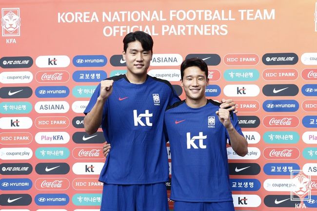 [사진] (왼쪽부터) 이호재와 이태석 / 대한축구협회