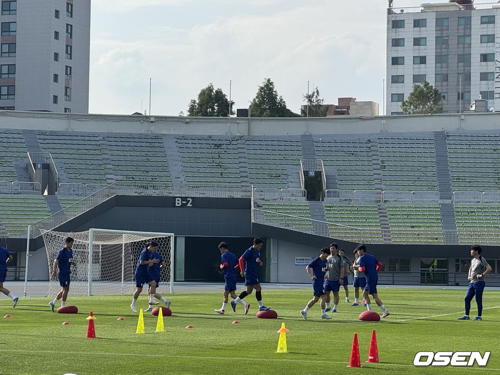 [사진] 훈련 중인 홍명보호 / 노진주 기자