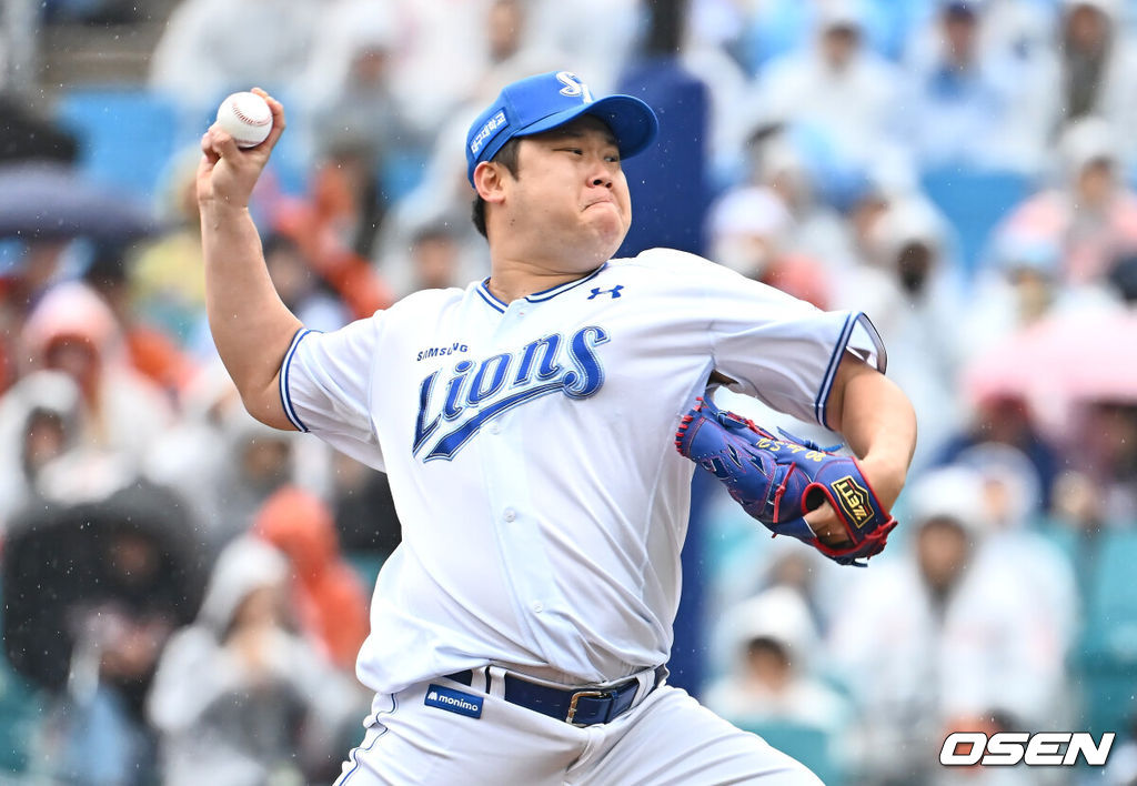 5일 대구삼성라이온즈파크에서 2025 신한 SOL 뱅크 KBO 리그 삼성 라이온즈와 한화 이글스의 경기가 열렸다. 홈팀 삼성은 이승현이, 방문팀 한화는 류현진이 선발 출전했다. 삼성 라이온즈 이승현이 역투하고 있다. 2025.04.05 / foto0307@osen.co.kr