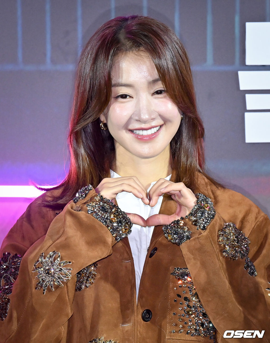’넷플릭스(Netflix) 예능 ‘좀비버스: 뉴 블러드’ 제작발표회가 14일 서울 용산구 CGV용산아이파크몰에서 열렸다.이날 제작발표회에는 박진경 PD, 문상돈 PD, 노홍철, 이시영, 조세호, 태연, 육성재, 딘딘, 코드 쿤스트, 권은비, 파트리샤, 김선태, 안드레 러시가 참석했다.이시영이 포즈를 취하고 있다. 2024.11.14 /cej@osen.co.kr