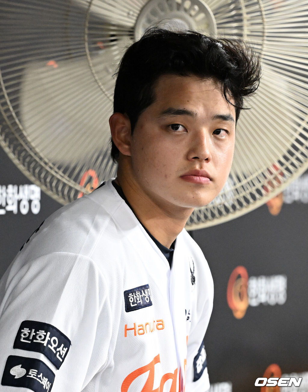 8일 오후 대전 한화생명볼파크에서 2025 신한 SOL Bank KBO리그 한화 이글스와 KIA 타이거즈의 경기가 열렸다.한화는 문동주, KIA는 윤영철을 선발로 내세웠다.한화 문동주가 더그아웃에서 휴식을 취하고 있다. 2025.07.08 /sunday@osen.co.kr