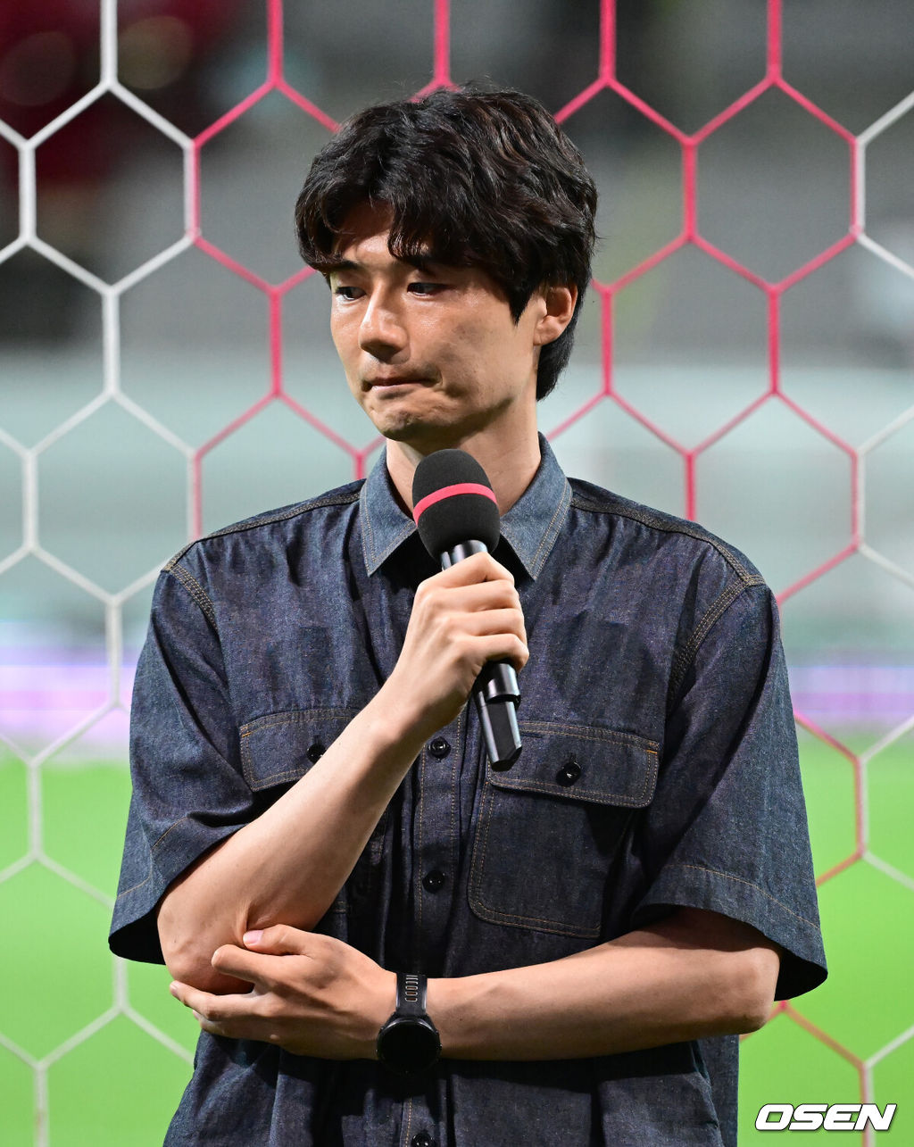 기성용 이적 사가'로 인해 관심이 집중된 FC 서울과 포항 스틸러스의 맞대결은 서울의 완승으로 끝났다. 서울은 29일 서울월드컵경기장에서 열린 하나은행 K리그 1 2025 21라운드 포항 스틸러스와 맞대결서 4-1로 승리했다. 경기 종료 후 포항 기성용이 관중에게 인사하고 있다. 2025.06.29 / ksl0919@osen.co.kr