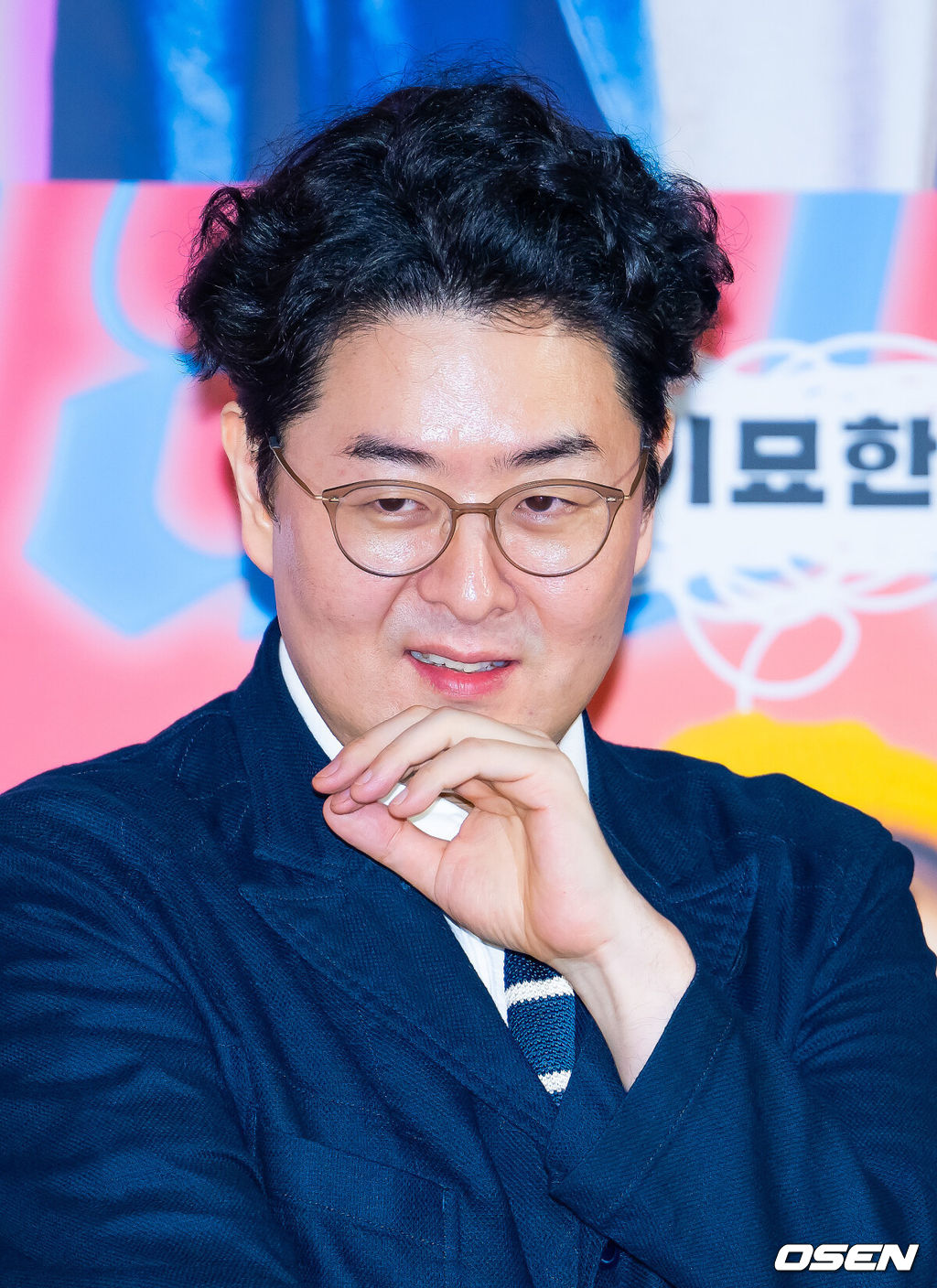 9일 오전 서울 용산구 CGV 용산아이파크몰에서 영화 '악마가 이사왔다' 제작보고회가 열렸다.영화 '악마가 이사왔다'(이상근 감독)는 새벽마다 악마로 깨어나는 '선지'(임윤아 분)를 감시하는 기상천외한 아르바이트를 하게 된 청년 백수 '길구'(안보현)의 영혼 탈탈 털리는 이야기를 담은 악마 들린 코미디다.이상근 감독이 미소짓고 있다. 2025.07.09 / rumi@osen.co.kr