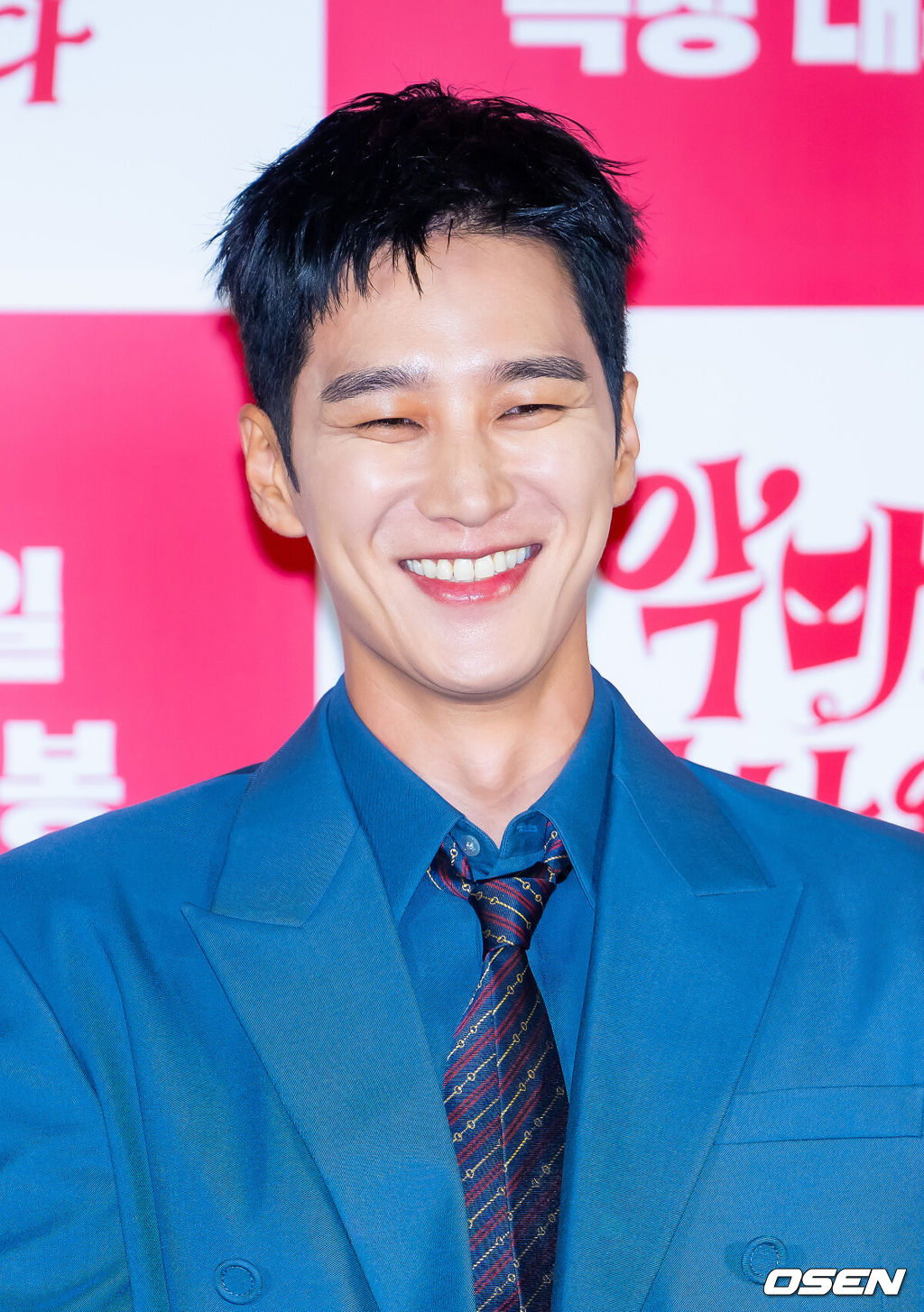 9일 오전 서울 용산구 CGV 용산아이파크몰에서 영화 '악마가 이사왔다' 제작보고회가 열렸다.영화 '악마가 이사왔다'(이상근 감독)는 새벽마다 악마로 깨어나는 '선지'(임윤아 분)를 감시하는 기상천외한 아르바이트를 하게 된 청년 백수 '길구'(안보현)의 영혼 탈탈 털리는 이야기를 담은 악마 들린 코미디다.배우 안보현이 미소짓고 있다. 2025.07.09 / rumi@osen.co.kr