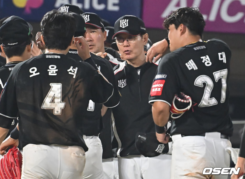 KT 위즈 이강철 감독. /OSEN DB