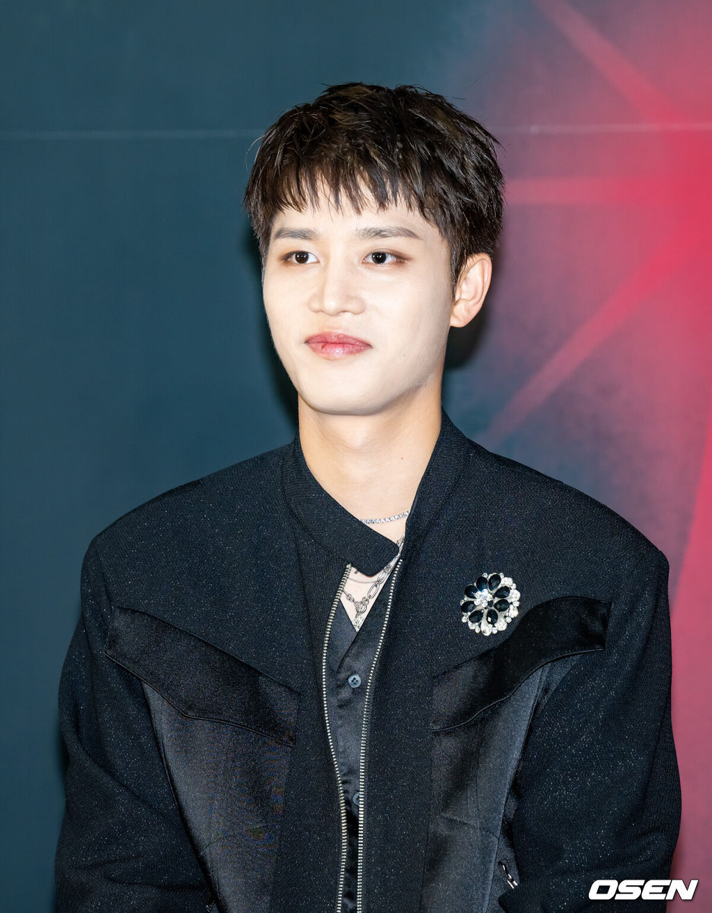 23일 오후 서울 송파구 잠실종합운동장 올림픽주경기장에서 NCT 127 월드투어 서울 스페셜 공연 ‘NEO CITY : SEOUL – THE link +’(네오 시티 : 서울 – 더 링크 플러스)의 기자회견이 열렸다.이 자리에는 NCT 127(엔씨티 127) 멤버 태일, 쟈니, 태용, 유타, 도영, 재현, 마크, 해찬, 정우가 참석했다.NCT 127 태일이 기자회견중 생각에 잠겨있다. 2022.10.23 / rumi@osen.co.kr