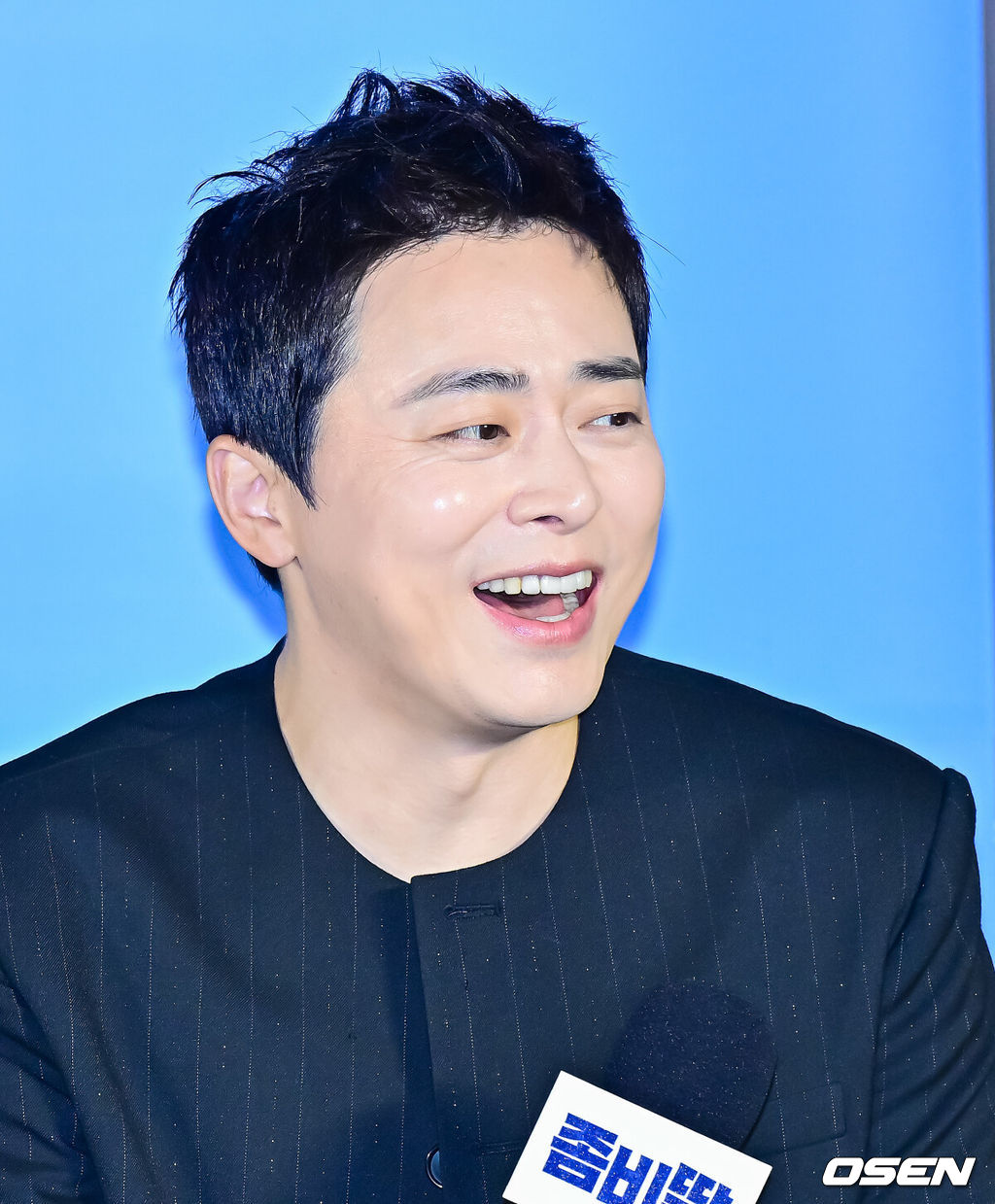 30일 오전 서울 용산구 한강로동 CGV 용산아이파크몰에서 영화 ‘좀비딸’ 제작보고회가 열렸다.‘좀비딸’은 이 세상 마지막 남은 좀비가 된 딸을 지키기 위해 극비 훈련에 돌입한 딸바보 아빠의 코믹 드라마.배우 조정석이 간담회를 하고 있다. 2025.06.30 /jpnews@osen.co.kr