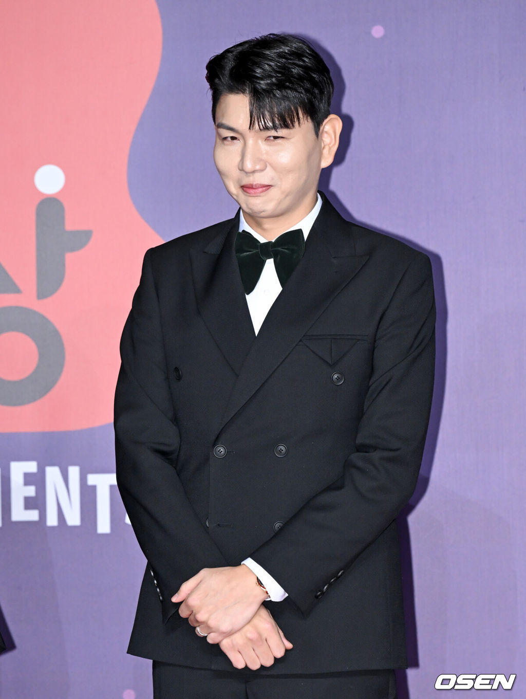 2023 SBS 연예대상 포토월 행사가 30일 서울 마포구 상암 SBS 프리즘타워에서 열렸다.방송인 제이쓴이 레드카펫을 밟으며 포즈를 취하고 있다. 2023.12.30/cej@osen.co.kr