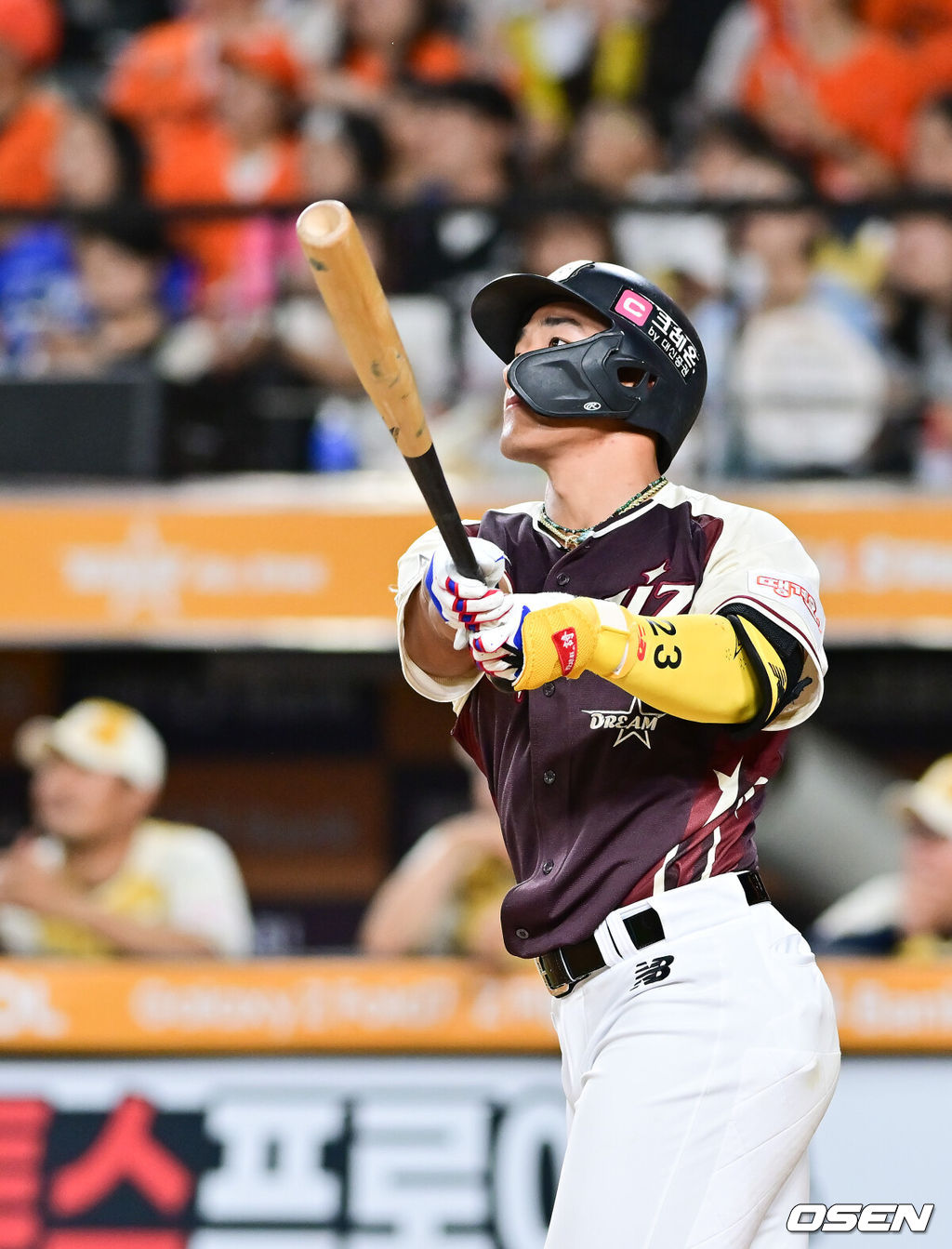 12일 오후 대전 한화생명볼파크에서 2025 신한 SOL뱅크 KBO 올스타전이 열렸다.13년 만에 대전에서 열리는 KBO 올스타전은 드림 올스타와 나눔올스타 대표로 나선 총 30명의 선수가 치열한 승부를 펼친다.8회초 KT 안현민이 솔로홈런을 날리고 있다. 2025.07.12 / soul1014@osen.co.kr