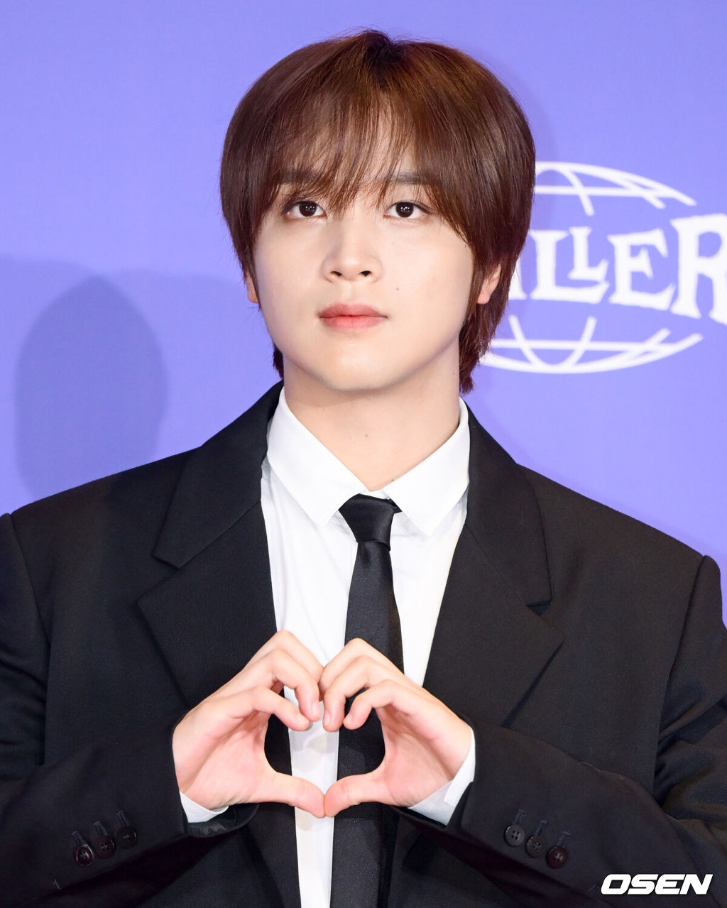 그룹 NCT DREAM(엔시티 드림, 이하 NCT 드림)의 정규 5집 ‘Go Back To The Future’(고 백 투 더 퓨처) 발매 기념 제작 발표회가 14일 서울 송파구 롯데시네마 월드타워에서 열렸다.이번 앨범은 가장 빛나는 ‘나’를 찾기 위해 시간 여행을 떠난 호기심 많은 괴짜 NCT DREAM이 과거와 현재, 미래를 넘나드는 여정을 스펙터클하게 그려낸 작품이다. 더블 타이틀곡 ‘BTTF’(비티티에프 / 백 투 더 퓨처)와 ‘CHILLER’를 포함한 총 9곡이 수록돼 있다.NCT드림 헤찬이 포즈를 취하고 있다. 2025.07.14/cej@osen.co.kr