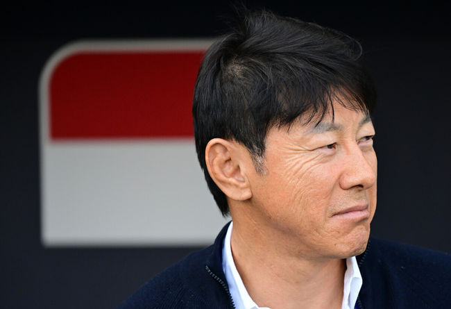 [OSEN=도하(카타르), 지형준 기자] 사상 첫 아시안컵 16강' 기적을 썼던 인도네시아 신태용 감독의 매직이 끝났다. 신태용 감독이 이끄는 인도네시아는 28일 오후 8시 30분(이하 한국시간) 자심 빈 하마드 스타디움에서 호주와 2023 아시아축구연맹(AFC) 카타르 아시안컵 16강전을 치러 0-4로 패했다. 인도네시아 신태용 감독이 경기를 준비하고 있다. 2024.01.28 / jpnews.osen.co.kr