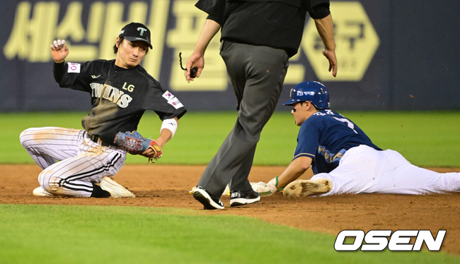 도루에 성공하는 김주원./OSEN DB