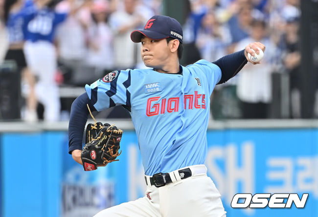 [OSEN=부산, 이석우 기자] 22일 부산 사직야구장에서 2025 신한 SOL 뱅크 KBO 리그 롯데 자이언츠와 삼성 라이온즈의 경기가 열렸다. 홈팀 롯데는 박세웅이, 방문팀 삼성은 원태인이 선발 출전했다.롯데 자이언츠 홍민기가 역투하고 있다. 2025.06.22 / foto0307@osen.co.kr