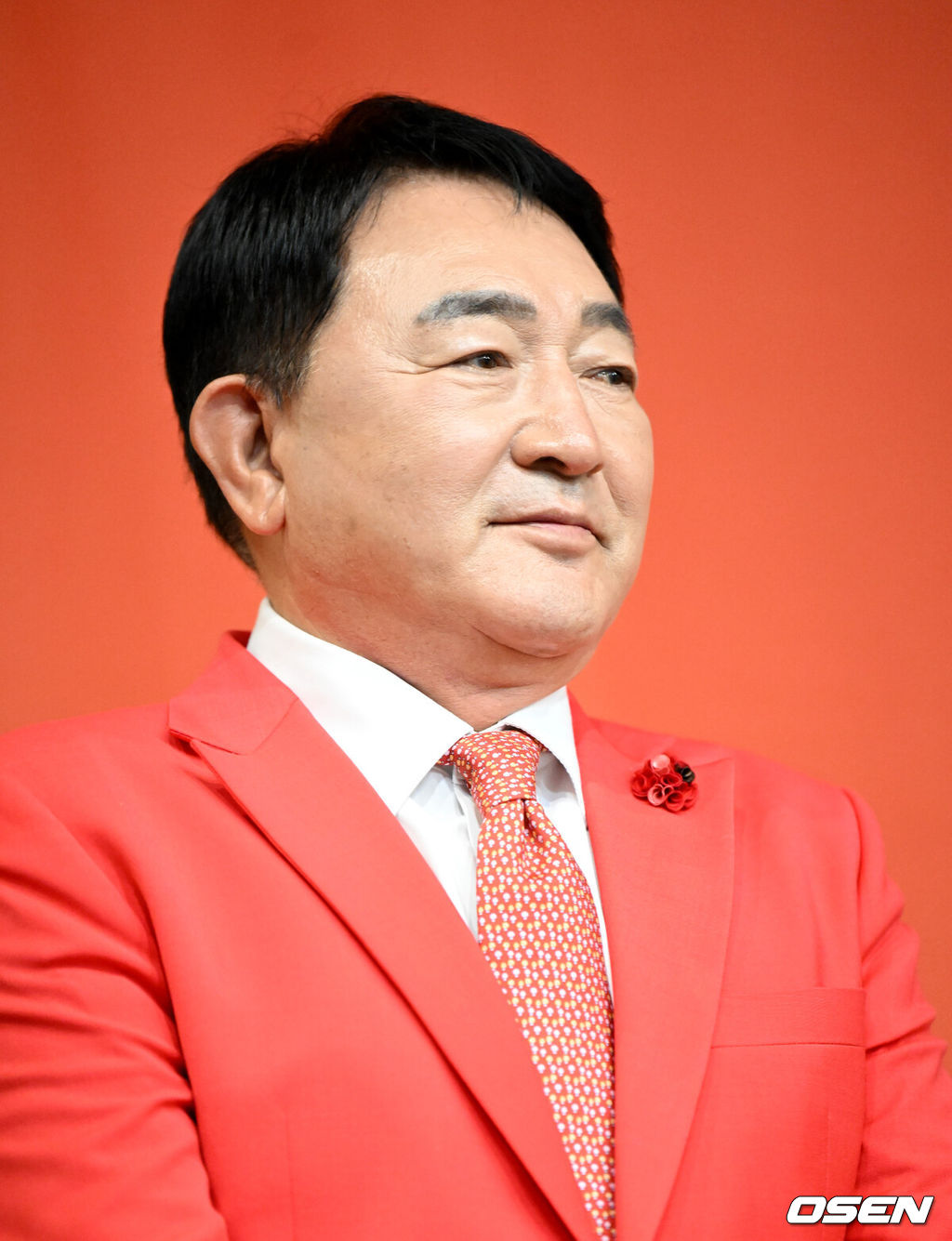 20일 오후 서울 서초동 한국컨퍼런스센터에서 SKY채널 예능 프로그램 '임채무의 낭만닥터' 제작발표회가 열렸다.‘임채무의 낭만닥터'는 닥터캠핑카를 탄 도시의 낭만닥터들이 전국 도서산간의 주민을 찾아 의료봉사에 나서는 힐링 리얼리티 예능 프로그램이다. 임채무, 이문식, 지성원, 정형외과 전문의 이태훈 네 사람이 의료시스템이 부족한 도서산간의 주민들과 함께 시간을 보내며 환자의 건강과 마음을 어루만져주는 ‘임채무의 낭만닥터’는 시청자들에게 뭉클한 감동을 전한다.배우 임채무가 간담회를 하고 있다. 2022.04.20 /jpnews@osen.co.kr