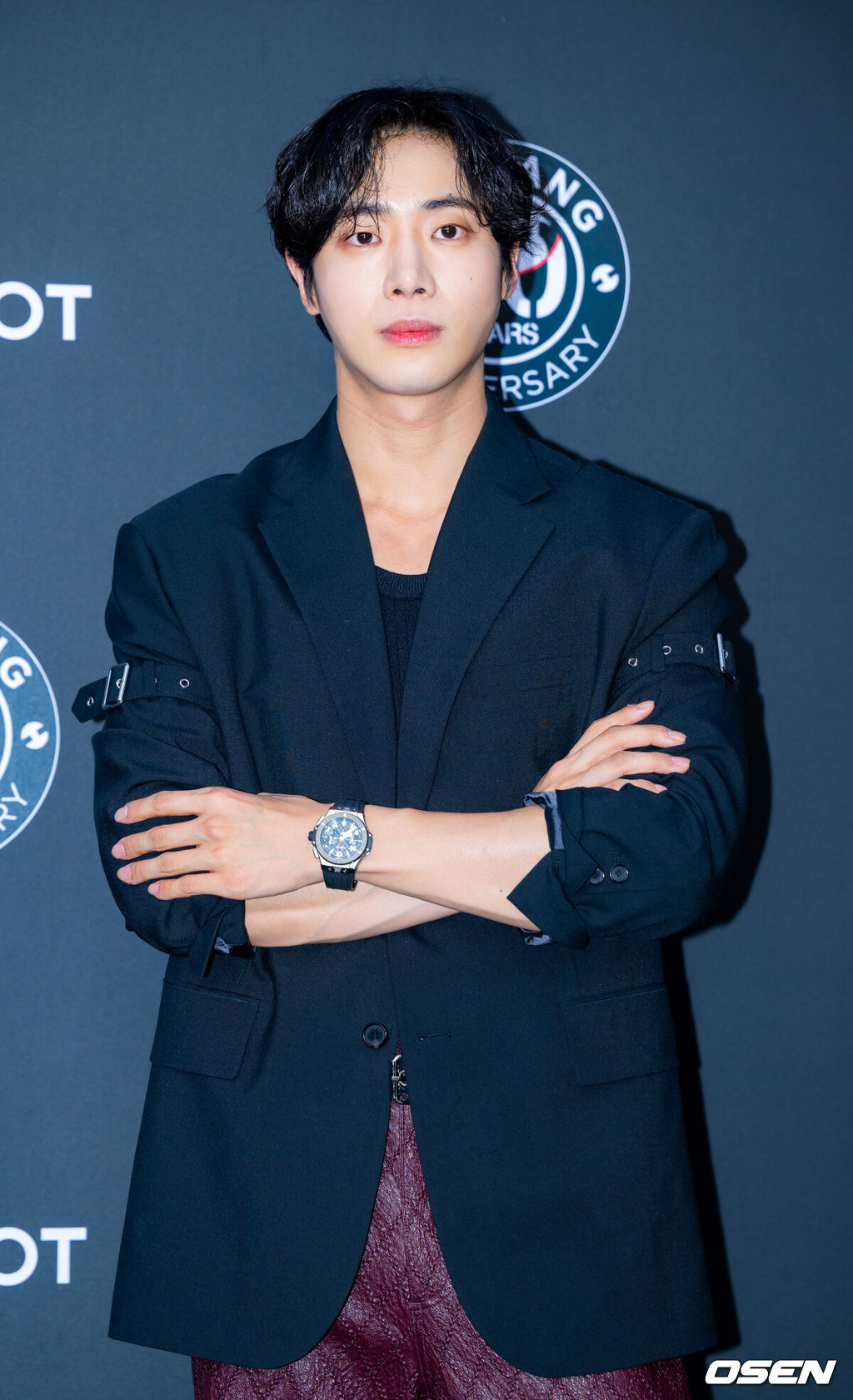 11일 오후 서울 성동구 왕십리의 한 복합문화공간에서 열린 스위스 시계 브랜드 컬렉션 이벤트 포토콜 행사가 열렸다.이날 가수 카이(엑소), 이창섭(비투비), 미야오(MEOVV), 배우 김선호, 추영우, 모델 신현지가 참석해 자리를 빛냈다.배우 추영우가 포토타임을 가지고 있다. 2025.06.11 / rumi@osen.co.kr