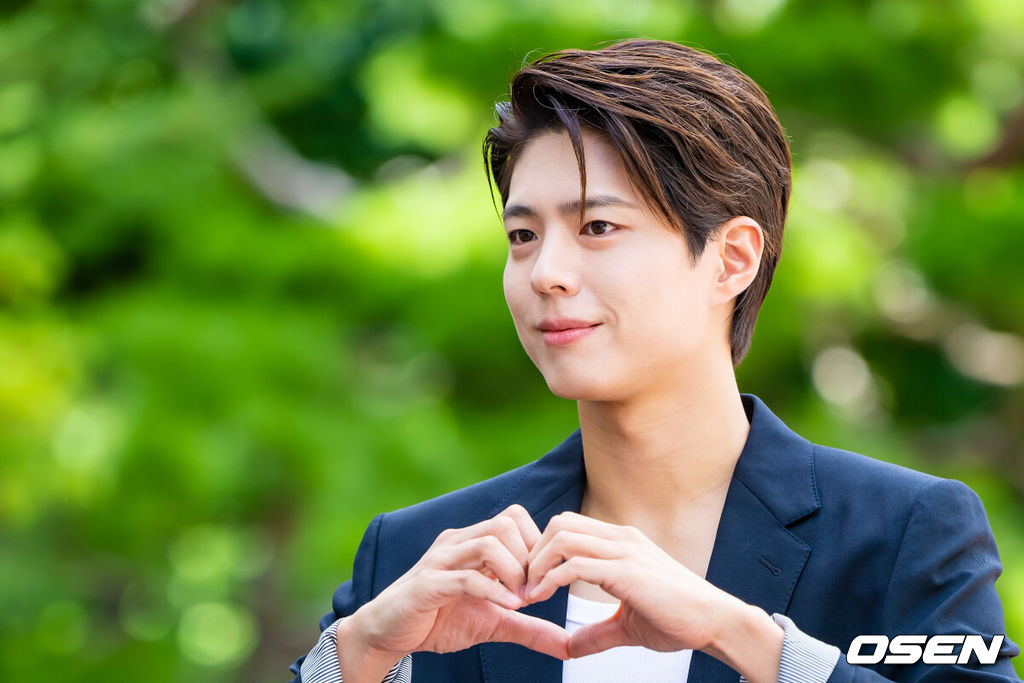 22일 오후 서울 여의도 KBS 신관에서 KBS 2TV '더 시즌즈 - 박보검의 칸타빌레' 녹화가 진행됐다.박보검은 드라마 ‘굿보이’와 심야 음악 프로그램 ‘더 시즌즈-박보검의 칸타빌레’ MC로 활약하며 활발한 활동을 이어가고 있다.박보검이 방송국으로 들어서고 있다.  2025.07.22 / soul1014@osen.co.kr