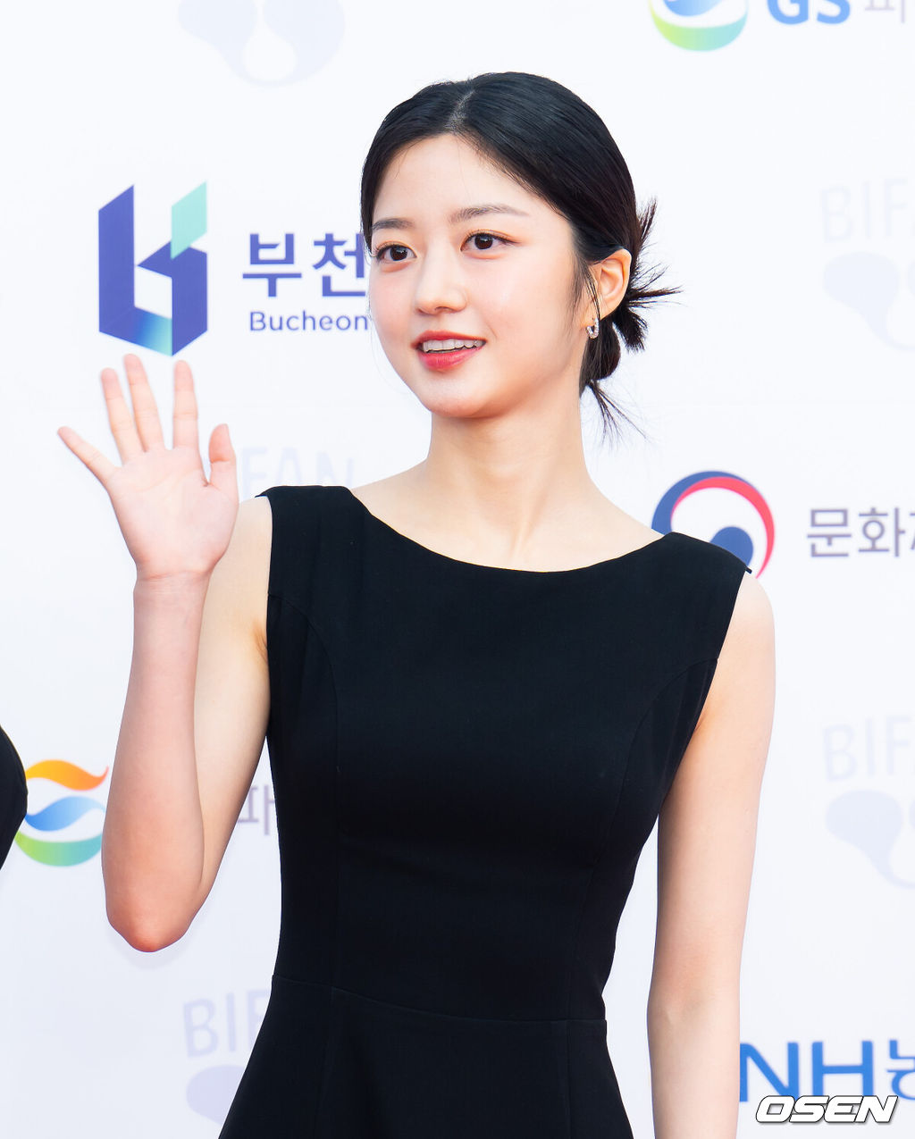 3일 오후 경기 부천시 부천아트센터에서 제29회 부천국제판타스틱영화제(BIFAN) 개막식 레드카펫 행사가 열렸다. 올해 상영작은 41개국 217편으로, 장편 103편, 단편 77편, AI(인공지능) 영화 11편, XR(확장현실) 영화 26편으로 구성됐다.배우 김현수가 포토타임을 갖고 있다.  2025.07.03 / ksl0919@osen.co.kr