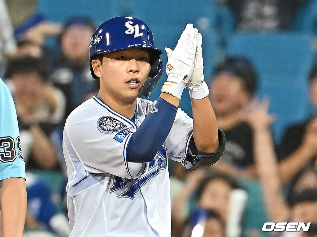 22일 대구삼성라이온즈파크에서 2025 신한 SOL 뱅크 KBO 리그 삼성 라이온즈와 SSG 랜더스의 경기가 열렸다. 홈팀 삼성은 원태인이, 방문팀 SSG는 화이트가 선발 출전했다. 삼성 라이온즈 양도근이 4회말 2사 1,2루 좌익수 앞 1타점 안타를 치고 세리머니를 하고 있다. 2025.07.22 / foto0307@osen.co.kr