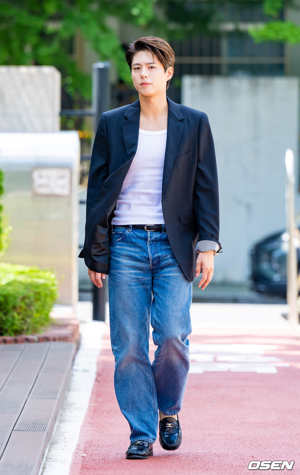 22일 오후 서울 여의도 KBS 신관에서 KBS 2TV '더 시즌즈 - 박보검의 칸타빌레' 녹화가 진행됐다.박보검은 드라마 ‘굿보이’와 심야 음악 프로그램 ‘더 시즌즈-박보검의 칸타빌레’ MC로 활약하며 활발한 활동을 이어가고 있다.박보검이 방송국으로 들어서고 있다. 2025.07.22 / soul1014@osen.co.kr