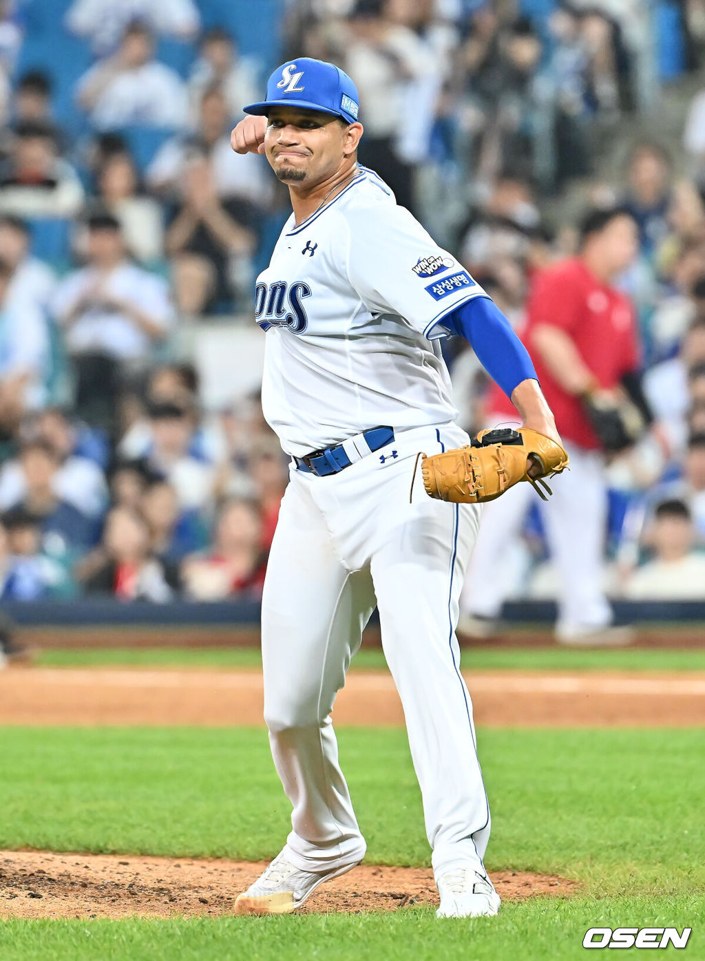23일 대구삼성라이온즈파크에서 2025 신한 SOL 뱅크 KBO 리그 삼성 라이온즈와 SSG 랜더스의 경기가 열렸다. 홈팀 삼성은 가라비토가, 방문팀 SSG는 김건우가 선발 출전했다. 삼성 라이온즈 선발 투수 가라비토가 7회초 2사 SSG 랜더스 한유섬을 삼진으로 잡고 환호하고 있다. 2025.07.23 / foto0307@osen.co.kr