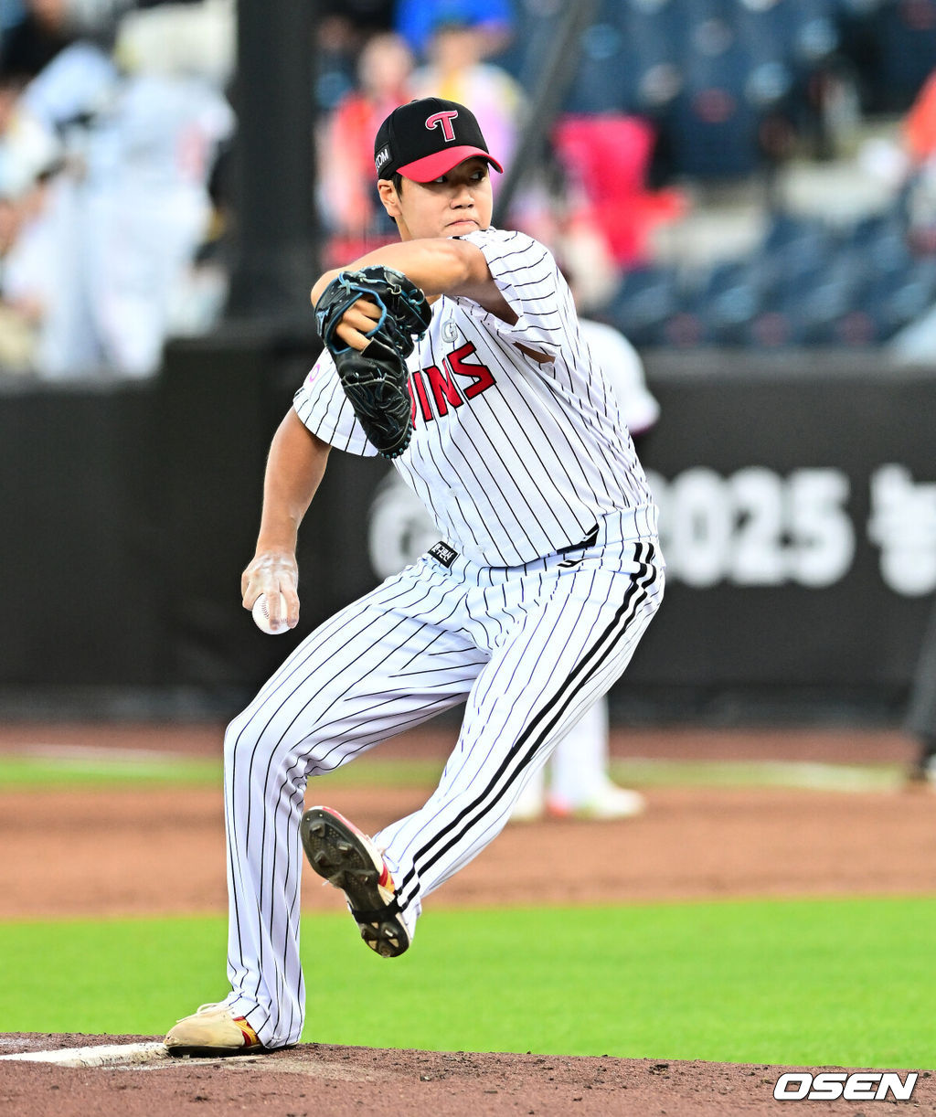 11일 오후 대전 한화생명볼파크에서 'KBO 올스타 프라이데이' 퓨처스 올스타전이 열렸다.KBO 올스타전의 전야제인 퓨처스 올스타전 경기는 남부리그(상무, KT, 삼성, NC, 롯데, KIA)와 북부리그(한화, SSG, LG, 두산, 고양) 대표로 나선 총 48명의 선수가 치열한 승부를 펼친다. 3회초 LG 박시원이 역투하고 있다. 2025.07.11 / jpnews@osen.co.kr