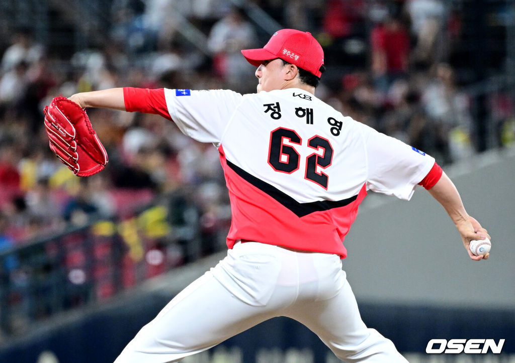 23일 광주-기아 챔피언스필드에서 ‘2025 신한 SOL Bank KBO리그’ KIA 타이거즈와 LG 트윈스의 경기가 열렸다.홈팀 KIA는 김도현, 방문팀 LG는 요니 치리노스를 선발로 내세웠다.9회초 마운드에 오른 KIA 정해영이 힘차게 공을 뿌리고 있다. 2025.07.23 / dreamer@osen.co.kr
