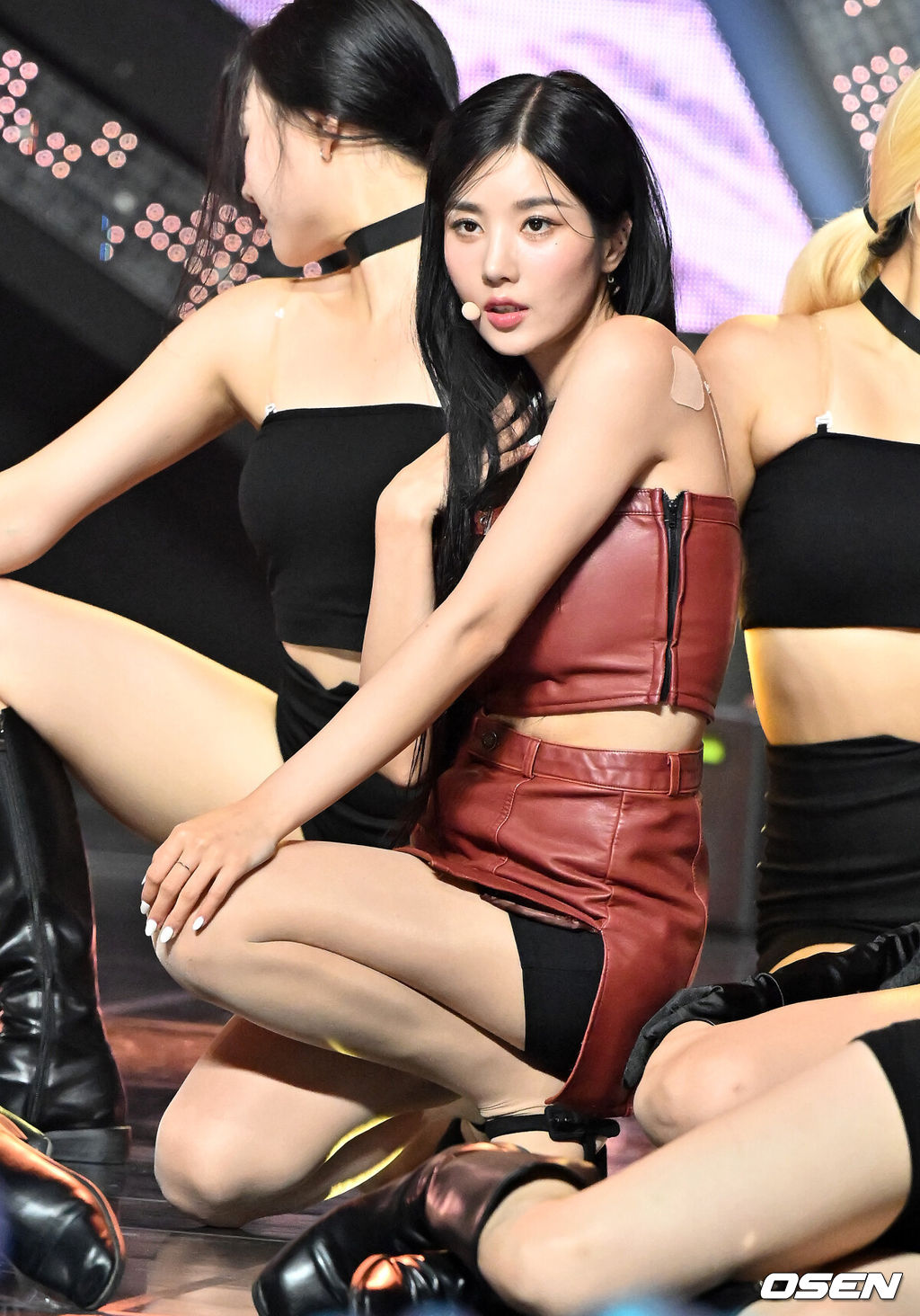 9일 오후 경기도 고양시 MBC 드림센터에서 ‘쇼! 챔피언(Show! Champion)’ 생방송이 진행됐다.가수 권은비가 화려한 무대를 선보이고 있다. 2023.08.09 /rumi@osen.co.kr