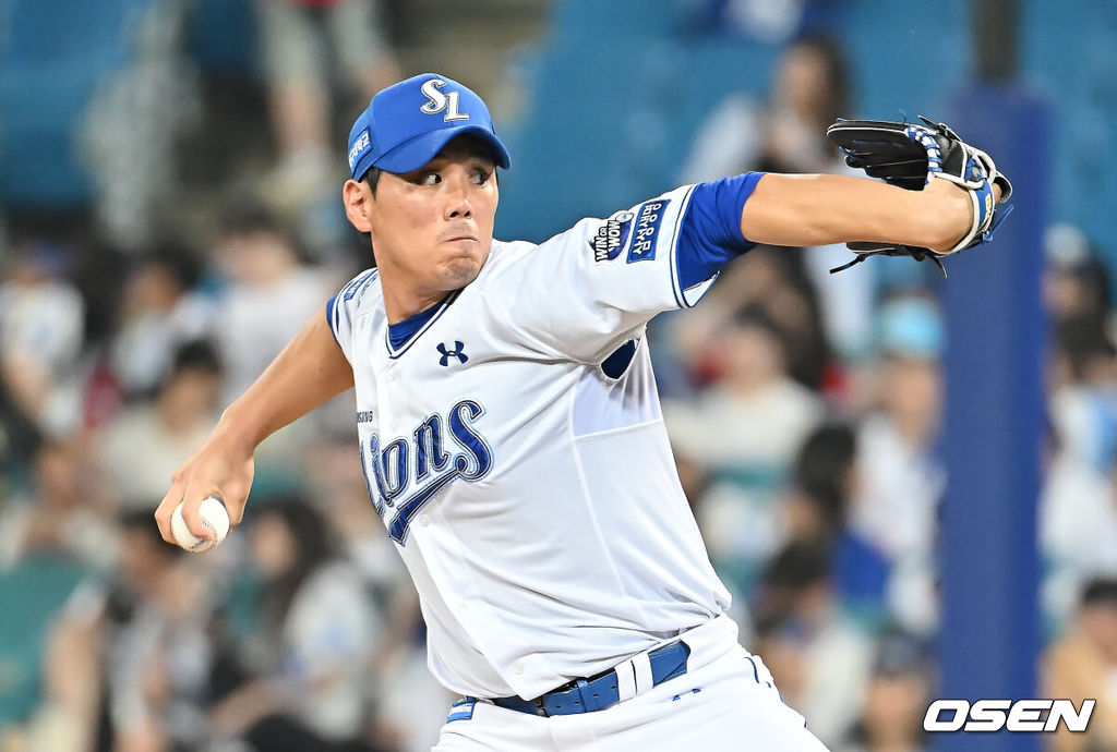 22일 대구삼성라이온즈파크에서 2025 신한 SOL 뱅크 KBO 리그 삼성 라이온즈와 SSG 랜더스의 경기가 열렸다. 홈팀 삼성은 원태인이, 방문팀 SSG는 화이트가 선발 출전했다. 삼성 라이온즈 김재윤이 역투하고 있다. 2025.07.22 / foto0307@osen.co.kr