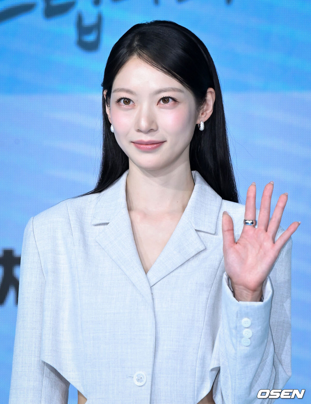 29일 오후 서울 상암동 쇼킹케이팝센터에서 채널A 새 토일드라마 ‘여행을 대신해 드립니다’ 제작발표회가 열렸다.이날 행사에는 배우 공승연, 유준상, 김재영, 홍수현, 오현중, 강솔 감독이 참석했다.배우 공승연이 포즈를 취하고 있다. 2025.07.29 /cej@osen.co.kr