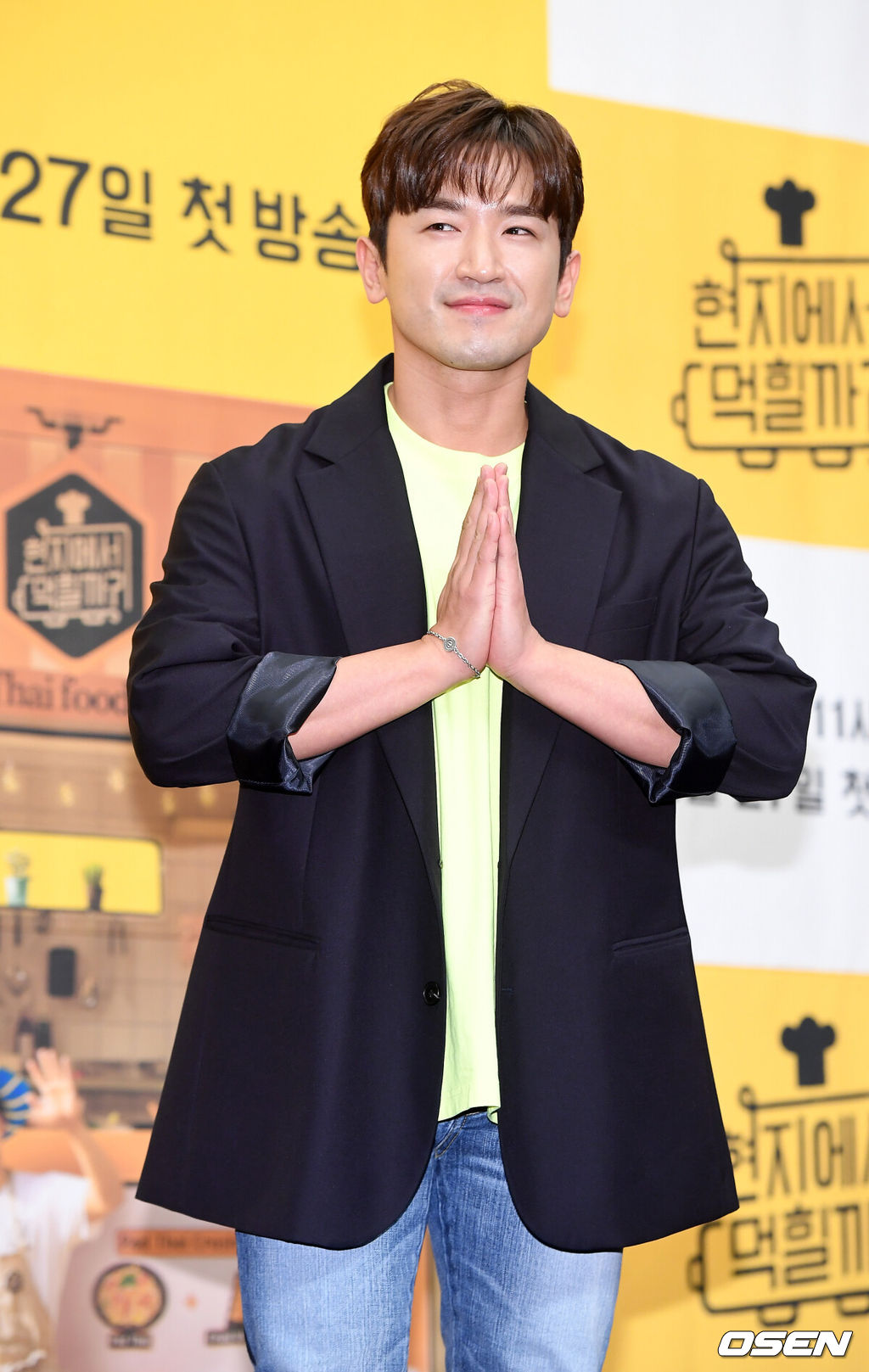26일 오후 서울 마포구 상암동 스탠포드호텔 그랜드볼룸에서 진행된 tvN 새 예능 '현지에서 먹힐까?' 기자간담회에서 이민우가 포토타임을 갖고 있다. / rumi@osen.co.kr