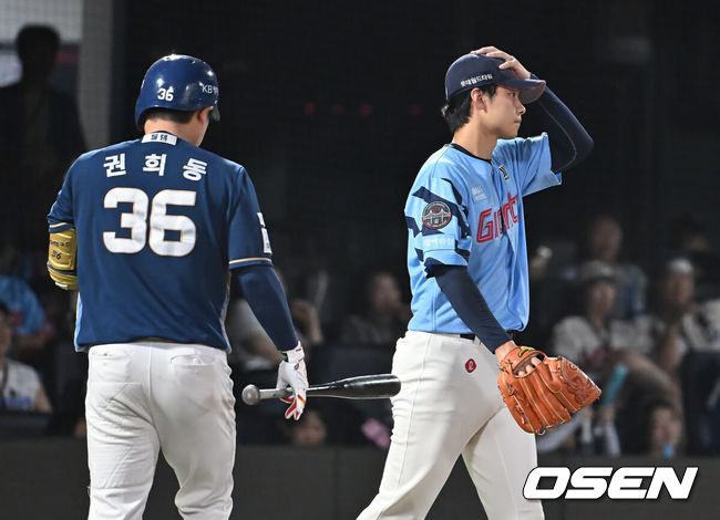 [OSEN=부산, 이석우 기자] 30일 부산 사직야구장에서 2025 신한 SOL 뱅크 KBO 리그 롯데 자이언츠와 NC 다이노스의 경기가 열렸다. 홈팀 롯데는 감보아가, 방문팀 NC는 목지훈이 선발 출전했다.롯데 자이언츠 홍민기가 6회초 역전을 허용하고 아쉬워하고 있다. 2025.07.30 / foto0307@osen.co.kr