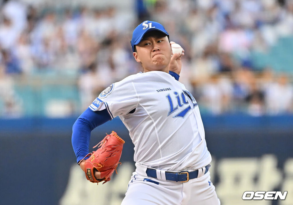 4일 대구삼성라이온즈파크에서 2025 신한 SOL 뱅크 KBO 리그 삼성 라이온즈와 LG 트윈스의 경기가 열렸다. 홈팀 삼성은 이승현이, 방문팀 LG는 송승기가 선발 출전했다. 삼성 라이온즈 선발 투수 이승현이 역투하고 있다. 2025.07.04 / foto0307@osen.co.kr