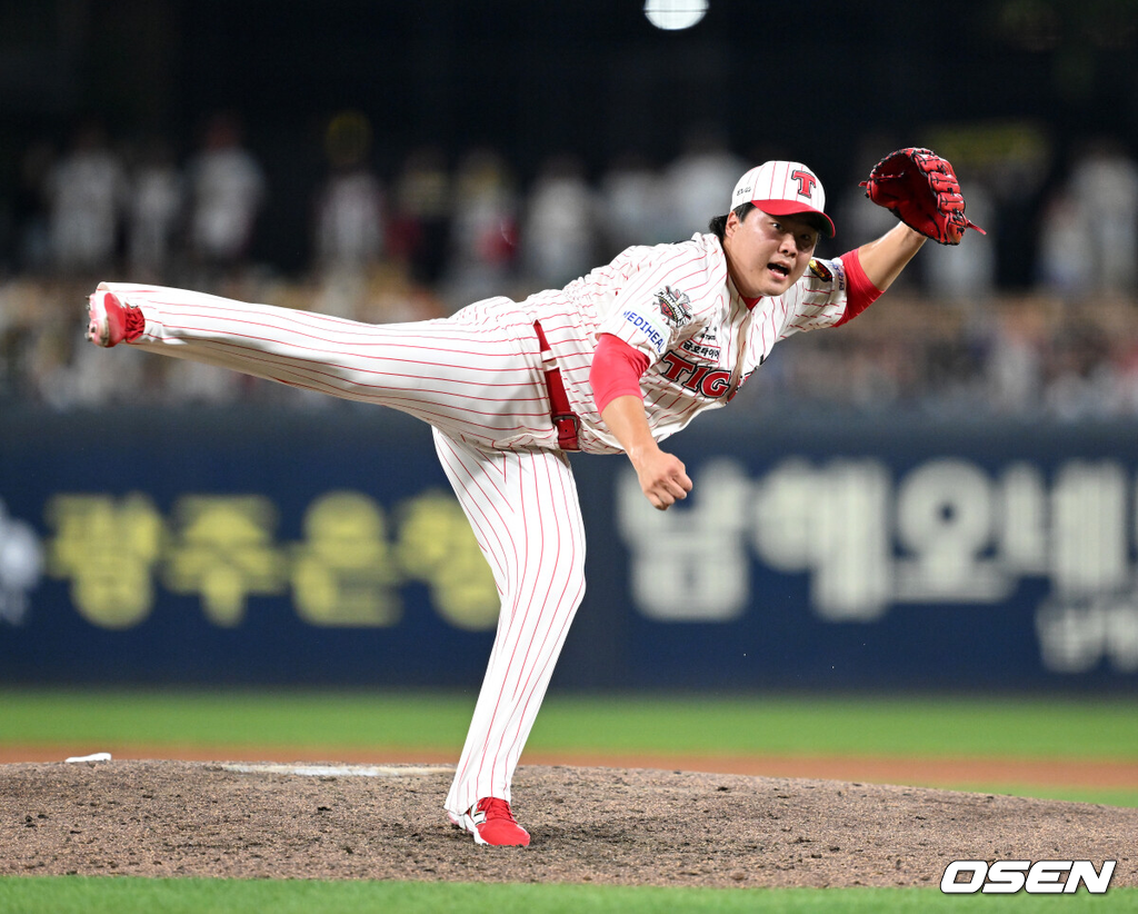 1일 오후 광주-기아 챔피언스필드에서 2025 신한 SOL Bank KBO리그 KIA 타이거즈와 한화 이글스의 경기가 열렸다.KIA는 이의리, 한화는 류현진을 선발 투수로 내세웠다.9회초 KIA 한재승이 역투하고 있다. 2025.08.01 /sunday@osen.co.kr