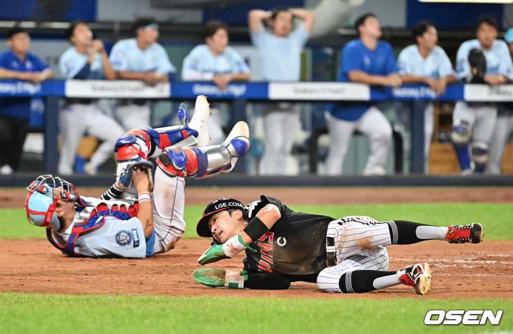1일 대구삼성라이온즈파크에서 2025 신한 SOL 뱅크 KBO 리그 삼성 라이온즈와 LG 트윈스의 경기가 열렸다. 홈팀 삼성은 후라도가, 방문팀 LG는 임찬규가 선발 출전했다. LG 트윈스 박해민이 7회초 2사 2루 신민재의 좌익수 왼쪽 안타때 득점을 올리고 있다. 2025.08.01 / foto0307@osen.co.kr