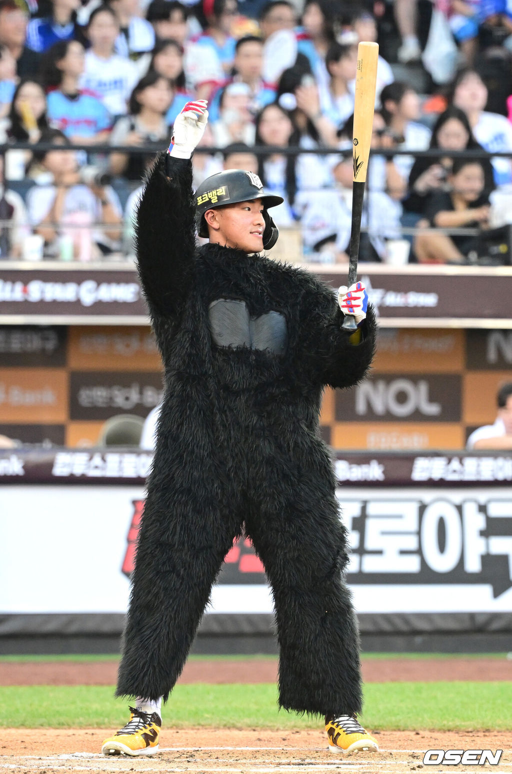 12일 오후 대전 한화생명볼파크에서 ‘2025 신한 SOL Bank KBO리그’ 올스타전이 열렸다.KBO 올스타전 경기는 드림 올스타와 나눔올스타 대표로 나선 총 30명의 선수가 치열한 승부를 펼친다.올스타 KT 안현민이 타석에 들어서고 있다. 2025.07.12 / dreamer@osen.co.kr