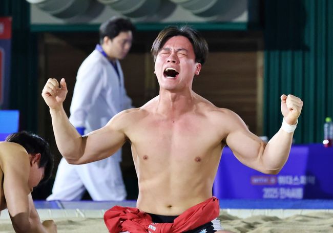 황찬섭(제주특별자치도청)이 통산 3번째 소백장사 타이틀을 차지했다. / 대한씨름협회