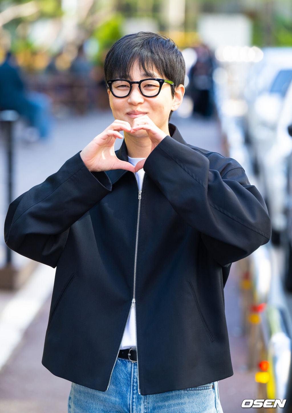 15일 오후 서울 영등포구 여의도 KBS 신관에서 KBS 2TV '더 시즌즈 - 박보검의 칸타빌레' 녹화가 진행됐다.이번 방송에는 이승철과 치즈, 딘딘, 박은태, 차지연이 출연한다.   가수 딘딘이 포즈를 취하고 있다. 2025.04.15 / soul1014@osen.co.kr