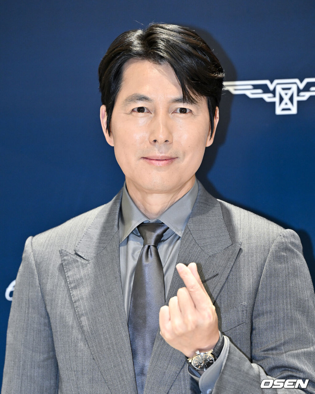 18일 서울 송파구 롯데백화점 잠실점에서 한 스위스 럭셔리 시계 브랜드 부티크 오픈식이 열렸다.배우 정우성이 포즈를 취하고 있다.  2024.03.18 /cej@osen.co.kr