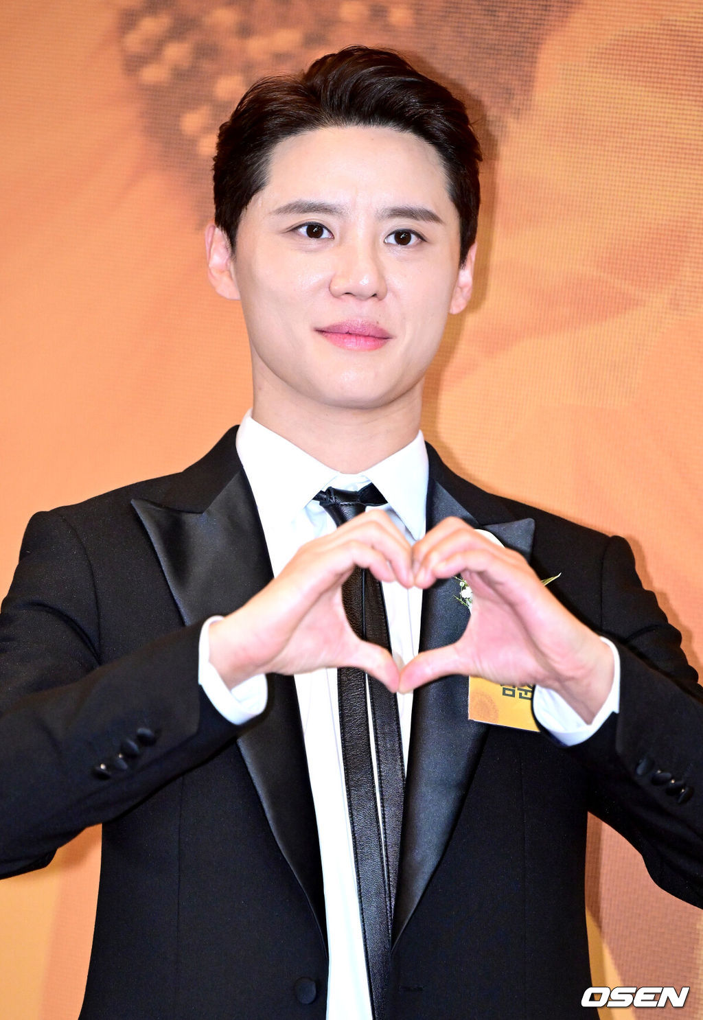 8일 오후 서울 여의도동 콘래드 서울에서 ‘2025 브랜드 고객충성도 대상’ 시상식이 열렸다.브랜드 고객충성도 대상은 매년 소비자 조사를 통해 대한민국 고객충성도 1위 브랜드를 선정하고 시상하는 행사이다.가수 겸 뮤지컬배우 김준수가 행사에 참석해 포즈를 취하고 있다. 2025.05.08 / dreamer@osen.co.kr