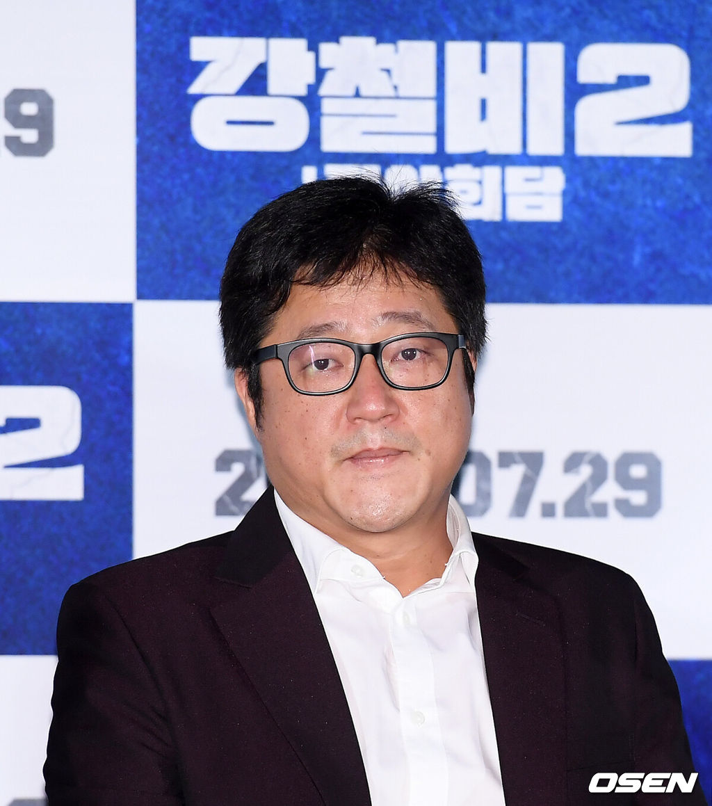 23일 서울 광진구 롯데시네마 건대입구에서 영화 '강철비2: 정상회담(감독 양우석)’ 언론배급 시사회가 열렸다. 배우 곽도원이 착석하고 있다. /cej@osen.co.kr